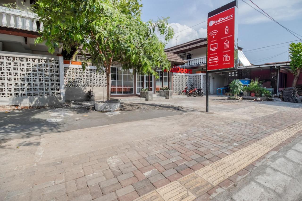 Guest house Reddoorz Near Malioboro Tugu Station Jogja 2 2*