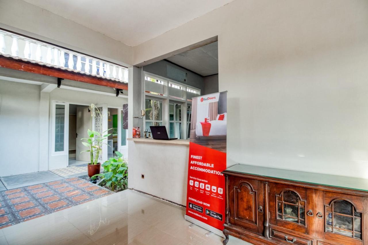 Guest house Reddoorz Near Malioboro Tugu Station Jogja 2 2*